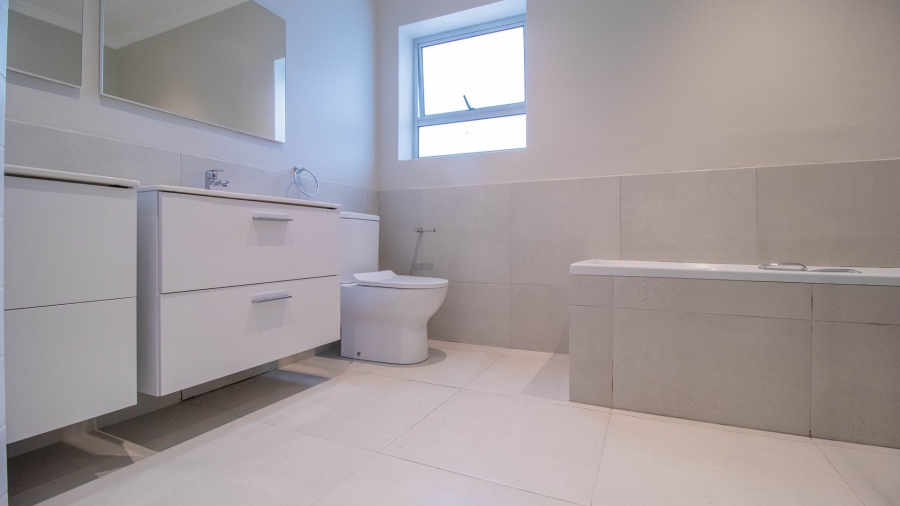 To Let 3 Bedroom Property for Rent in Bishopscourt Western Cape
